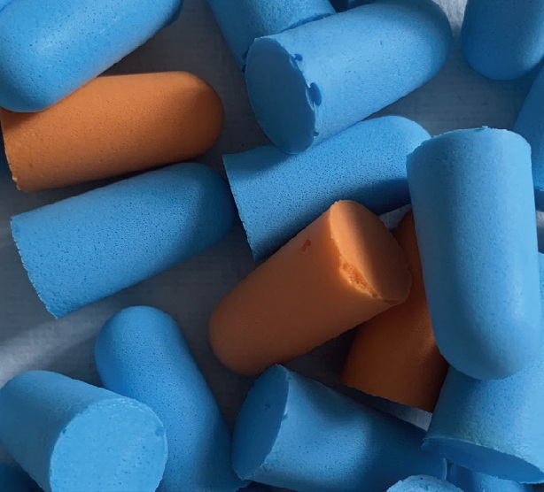 耳塞毛邊，破損，多料少料檢測